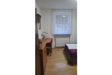 Möbliertes Zimmer mit eigenem Bad – ideal für Pendler & Studenten - Reichenbach an der Fils