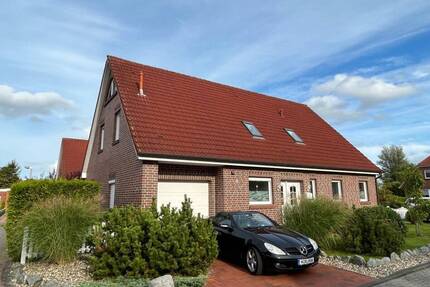 EINZIEHEN! Haus mit möblierter Einliegerwohnung, EBK und Garage! - Norden