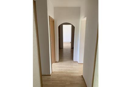 Warlitz - Renovierte und ruhige 3 Zimmer Erdgeschosswohnung ab sofort zu vermieten - Hagenow