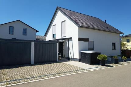 Von Privat zu Verkaufen....... - 580.000,00&nbsp;EUR Kaufpreis, ca.&nbsp; 123,90&nbsp;m&sup2; in Burgheim (PLZ: 86666)