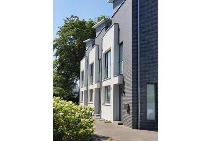 Reihenhaus auf Zeit - 1.350,00&nbsp;EUR Kaltmiete, ca.&nbsp; 100,00&nbsp;m&sup2; in Lippstadt (PLZ: 59555)