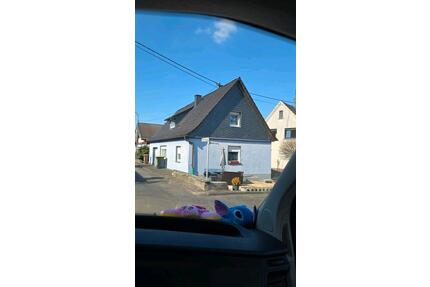 Einfamilienhaus zu vermieten - 1.000,00&nbsp;EUR Kaltmiete, ca.&nbsp; 100,00&nbsp;m&sup2; in Hattert (PLZ: 57644)