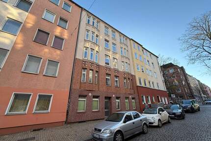 Klassischer Altbau mit Balkonen - Kiel Gaarden-Ost