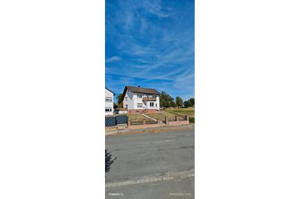 Renoviertes EFH 175m2 596m2 Grundstück 2Garagen Rruhige Lage - Willebadessen