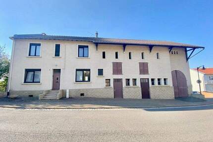 FRANKREICH - Bauernhaus mit großem Grundstück direkt an der Grenze zu Deutschland - Rehlingen-Siersburg Niedaltdorf