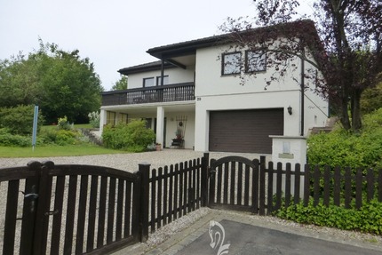 Wohnen mit Weitblick – schöner Bungalow mit Untergeschoss in ruhiger Feldrandlage - Arnstein