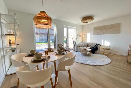 Rastede - Im Göhlen: Neubau-Reihenendhaus mit Einbauküche als Erstbezug