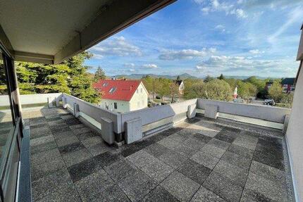 Teilmodernisierte 2-Zimmer Dachterassenwohnung Kirchheim u.Teck - Kirchheim unter Teck