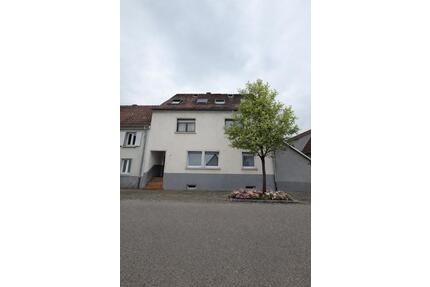 Charmante Erdgeschosswohnung mit Privaten Garten und Stellplätzen - Altrip