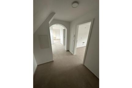 Helle 2-Zimmer Dachgeschosswohnung mit Fußbodenheizung - Ober-Ramstadt