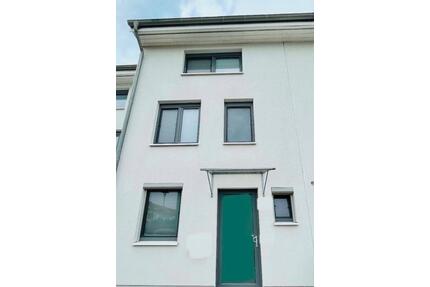 Reihenmittelhaus an der Havel - 700.000,00&nbsp;EUR Kaufpreis, ca.&nbsp; 142,00&nbsp;m&sup2; in Berlin (PLZ: 13599) Spandau