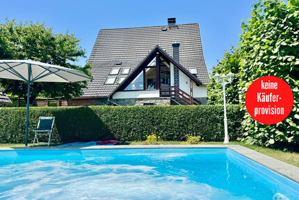 HORN IMMOBILIEN ++ RESERVIERT! Die Perle von Strasburg! Haus, Schwimmpool, Nebengebäude, 3 Kamine, 2 Garagen,EBK