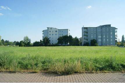 Baugrundstück mit Baugenehmigung für 6 Doppelhaushälften - Kabelsketal Großkugel
