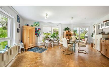 Helle Erdgeschosswohnung mit überdachter Terrasse und Tiefgaragenstellplatz - Leonberg Eltingen