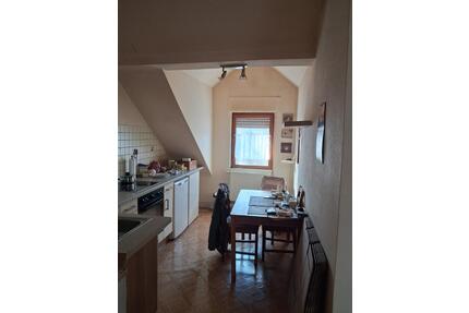 Herdorf Ortsrand, Helle Dachgeschosswohnung 75m²