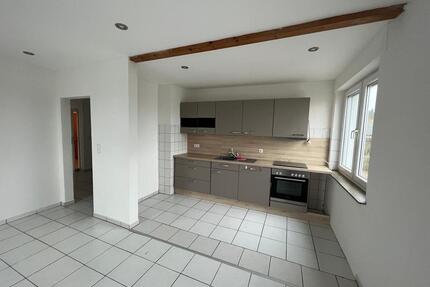 Attraktive 2-Zimmer-Wohnung mit Einbauküche Badewanne - Nauort