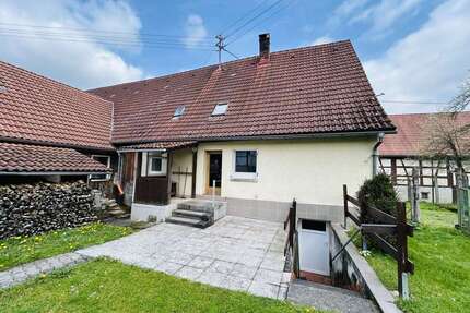 Haus zum Kaufen in Langenburg 99.000,00 € 123.49 m²