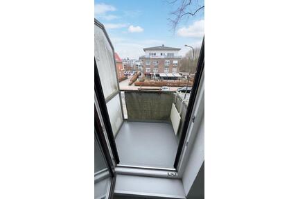 2 Zimmer-Wohnung, Dachgeschoss, Balkon, ab 01.07.2026, H-4 - Bremen Burglesum
