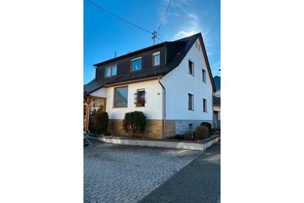 EFH in LahrHunsrück m. Garten u. Garage, 5 Zi. Küche, 2 Bäder - Kastellaun