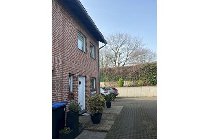 PROVISIONSFREIES EINFAMILIENHAUS mit Garten, 4 Zimmern u. Garage - Moers Schwafheim