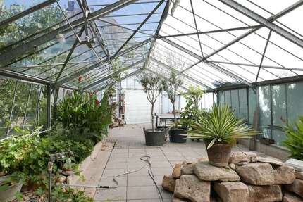 Haus zum Kaufen in Esslingen 890.000,00 € 346.7 m²