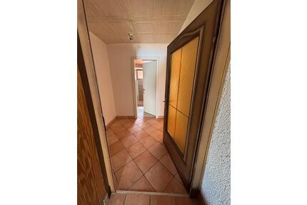 Schöne renovierte 3 -Zimmer - Wohnung mit Balkon und Terrasse - Großrosseln