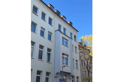 Vollständig neu renovierte 3-Zimmer-Wohnung mit herrlichem Balkon in den Innenhof in der beliebten Südstadt von Hannover