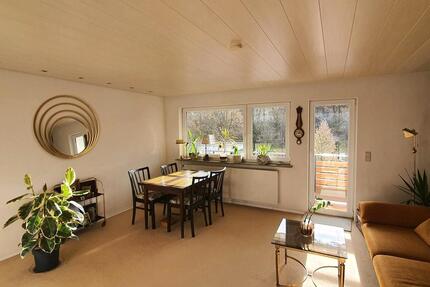 Balkon + Parkblick + zentral: helle 2-Zi.-Wohnung in Stuttgart