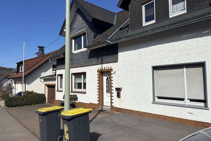 Haus zum Kaufen in Kirchhunden 79.000,00 € 80 m²