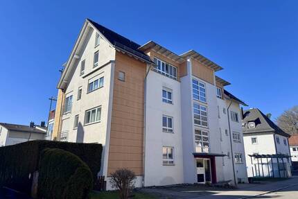 Individuelle 3 12-Zimmer-DG-Wohnung mit ausgebautem Dachspitz und TG-Stellplatz - Friedrichshafen