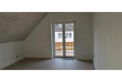 Ubbedissen, 2 ZKB Dachgeschoss, ca. 63 qm, 800 WM - Bielefeld Heepen
