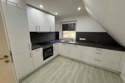 Rutesheim-Heuweg: 2-Zi-DG-Whonung, gr. Terrasse, renoviert - Leonberg