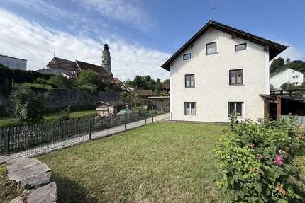 Haus zum Kaufen in Tittmoning 245.000,00 € 147.66 m²