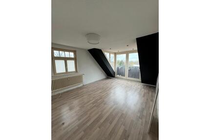 2-Zimmer-Dachgeschosswohnung – ca. 50 m² in ruhiger Lage