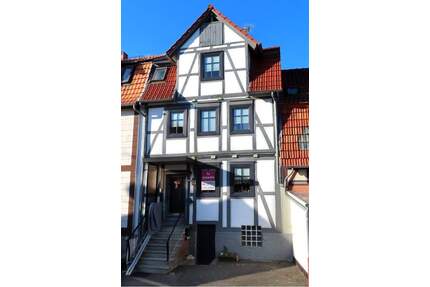 Provisionsfrei - Geräumiges 1-2 Familienhaus im Ortskern von Nieste