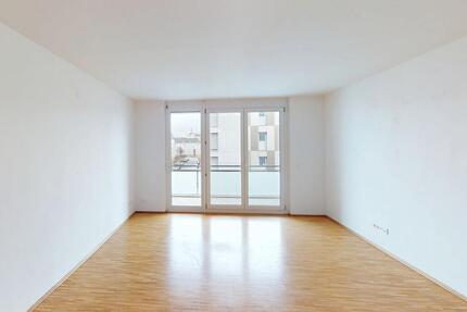 Geräumige 4-Zimmer-Wohnung mit Bad en suite und zwei Balkonen - Böblingen Dagersheim