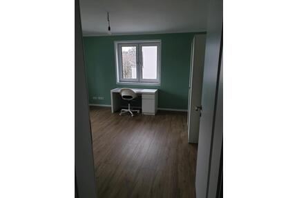 Zimmer in Studentin-WG - 450,00&nbsp;EUR Kaltmiete, ca.&nbsp; 18,00&nbsp;m&sup2; in Karlsruhe (PLZ: 76187) Knielingen
