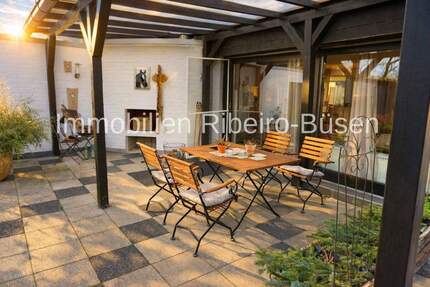 Wohnen & Vermieten unter einem Dach - Gepflegtes Haus mit Einliegerwohnung, großem Garten und Kamin - Nettetal / Gier Breyell