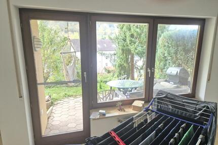 2,5 Zimmer Wohnung mit Terrasse, Einbauküche und Stellplatz - Lörrach