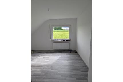 Dachgeschosswohnung in Obertiefenbach zu vermieten - Beselich