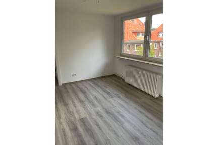 Wohnung zum Kaufen in Wilhelmshaven 92.000,00 € 77.23 m²
