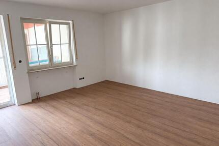 Frisch renovierte 3-Zimmer-Wohnung mit Wintergarten und Garten - Ruderting