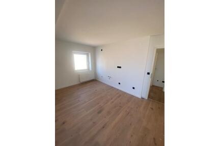 2 Zimmer DG Wohnung, BS-Veltenhof, Garage Kl. Halle, Garten - Braunschweig Lehndorf-Watenbüttel