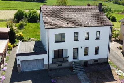 Großzügiges EinZweifamilienhaus mit 170 m² Wohnfläche auf 1.100 m² Grundstück - Saarwellingen / Reisbach