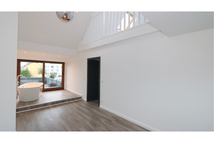 Hochwertig sanierte Haus-im-Haus Einheit mit zwei Dachterrassen - Meerbusch Necklenbroich