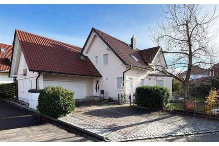 Großzügiges Einfamilienhaus mit separatem Arbeitsbereich, Wellnessbereich und Doppelgarage - Mammendorf