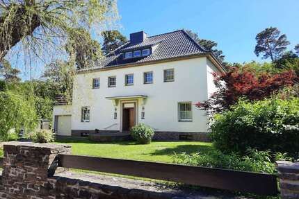 Haus zum Kaufen in Halle (Saale)-Dölau 980.000,00 € 226 m²