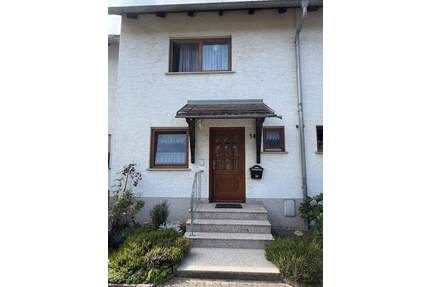 Freuen Sie sich auf den Frühling! - Attraktives Reihenhaus mit kleinem Garten - Schmölln-Putzkau