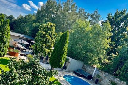 Exklusives Einfamilienhaus mit Poollandschaft, Wellnessbereich un - Coswig