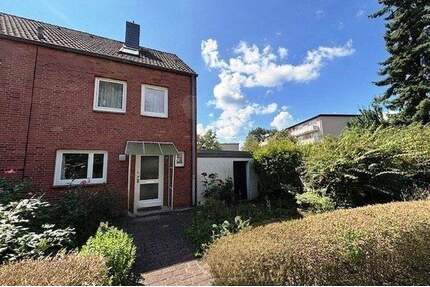 Reihenendhaus mit Potential - 249.000,00&nbsp;EUR Kaufpreis, ca.&nbsp; 92,30&nbsp;m&sup2;&nbsp;Wohnfl&auml;che in Bad Oldesloe (PLZ: 23843)